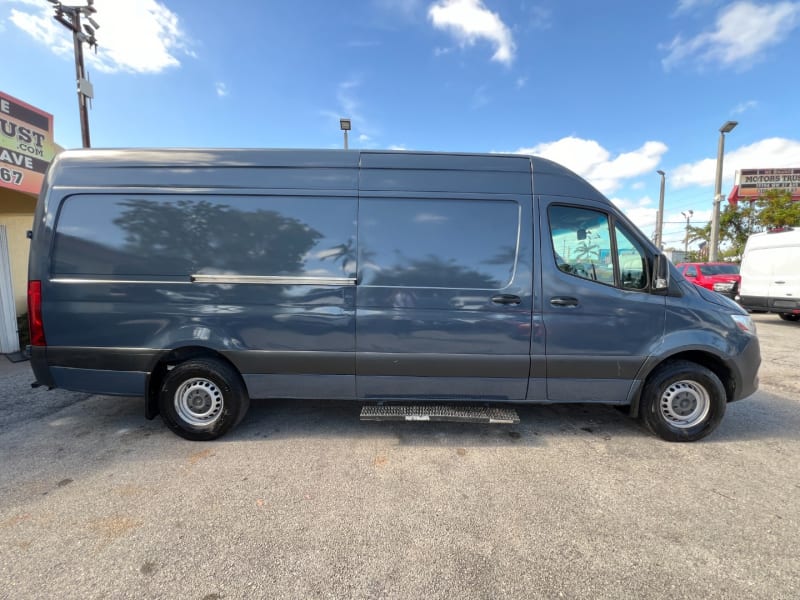 Mercedes-Benz Sprinter Cargo Van 2019 price $27,900