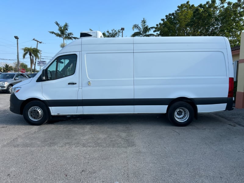 Mercedes-Benz Sprinter Cargo Van 2019 price $31,900