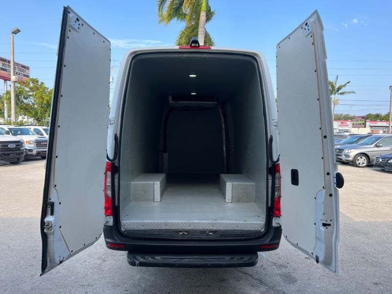 Mercedes-Benz Sprinter Cargo Van 2019 price $31,900