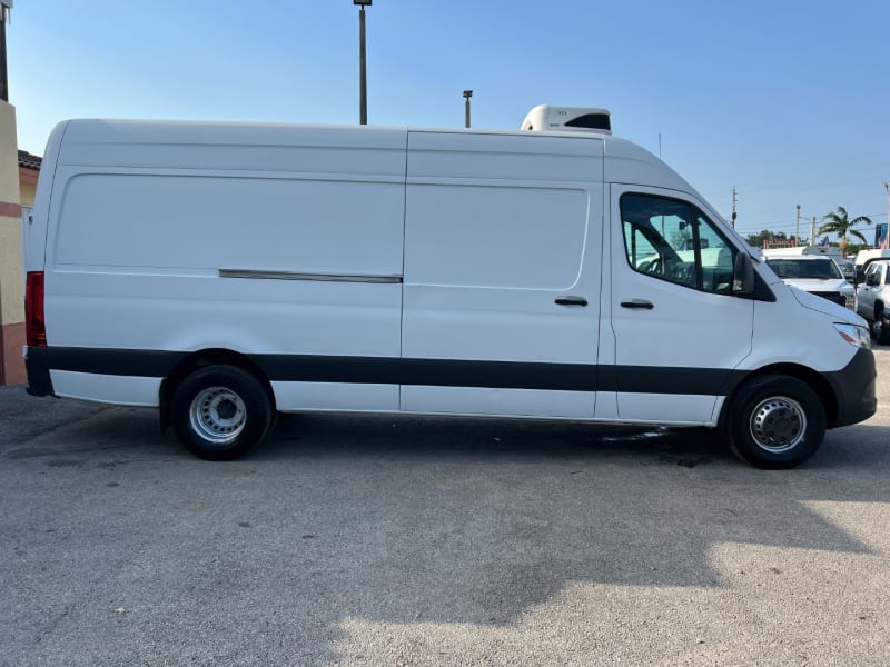 Mercedes-Benz Sprinter Cargo Van 2019 price $31,900