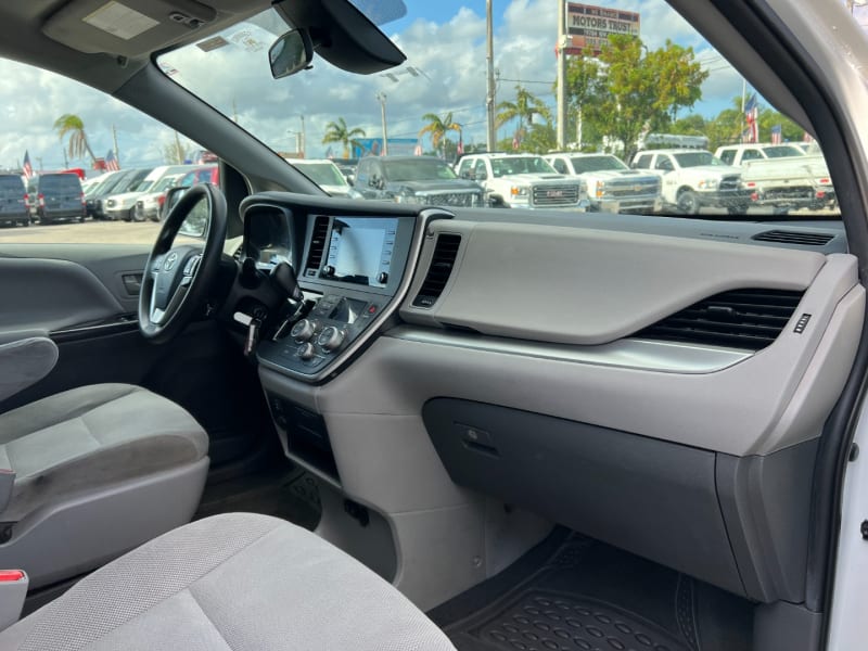 Toyota Sienna 2020 price $25,999