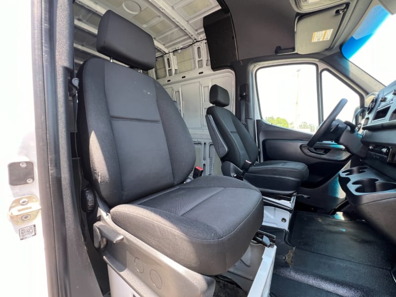 Mercedes-Benz Sprinter Cargo Van 2021 price $29,900