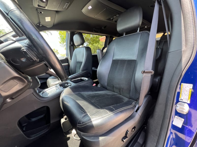 Dodge Grand Caravan 2019 price $11,599