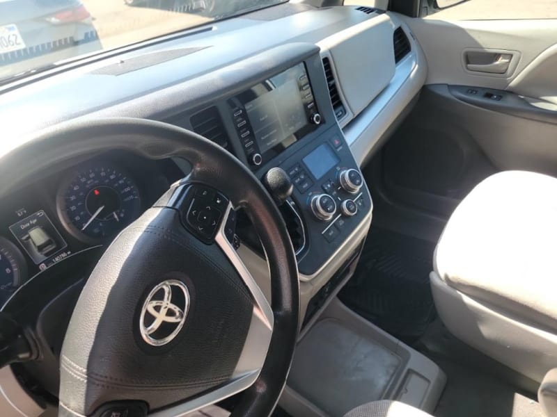 Toyota Sienna 2020 price $25,999