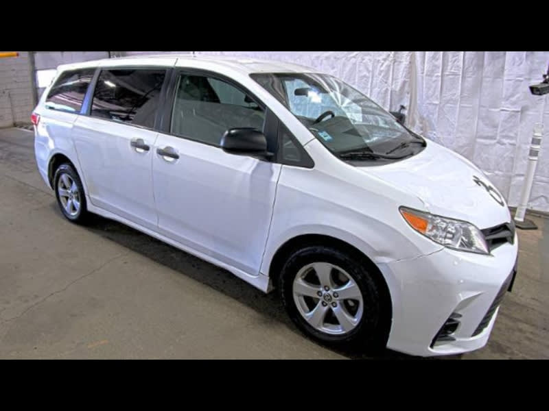 Toyota Sienna 2020 price $25,999