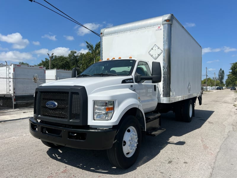 Ford Super Duty F-600 Straight Frame Gas 2017 price $18,999