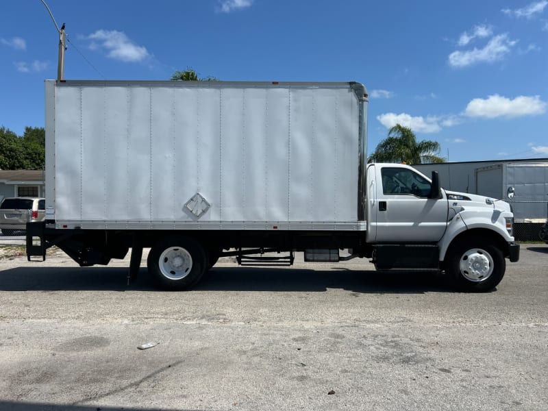 Ford Super Duty F-600 Straight Frame Gas 2017 price $18,999