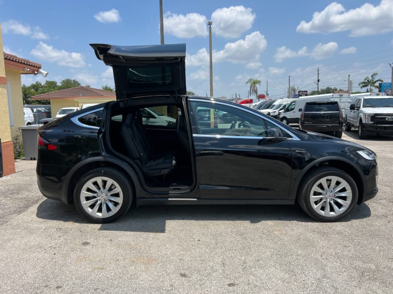 Tesla Model X 2017 price $28,499