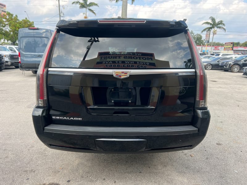 Cadillac Escalade ESV 2018 price $18,499