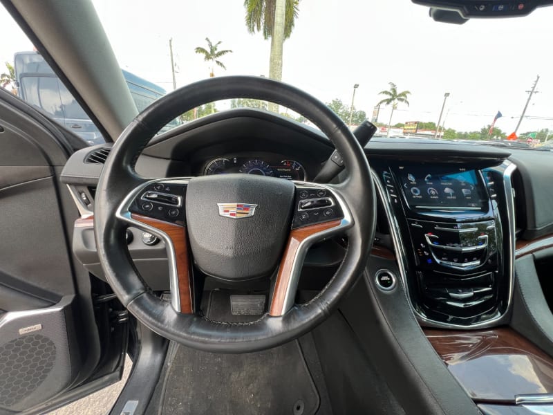 Cadillac Escalade ESV 2018 price $18,499