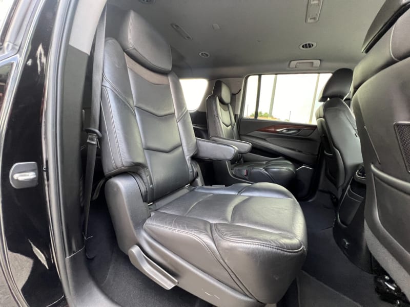 Cadillac Escalade ESV 2018 price $18,499