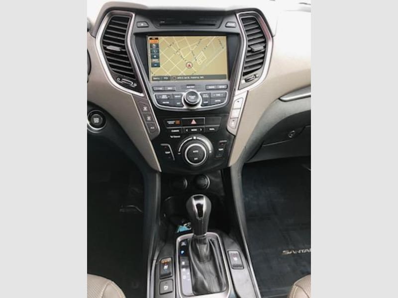 Hyundai Santa Fe 2016 price $10,995