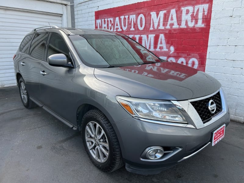 Nissan Pathfinder 2016 price $9,995