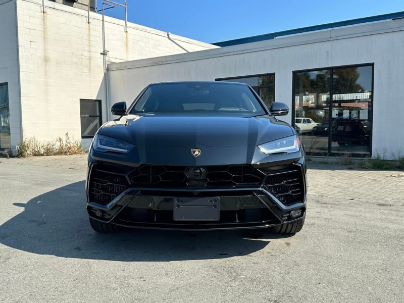 Lamborghini Urus 2019 price $242,869