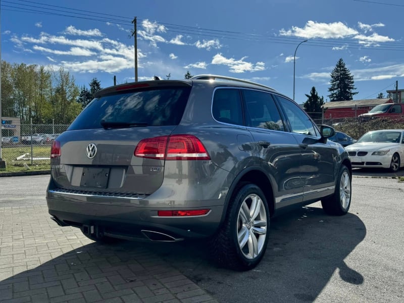 Volkswagen Touareg 2013 price $20,869