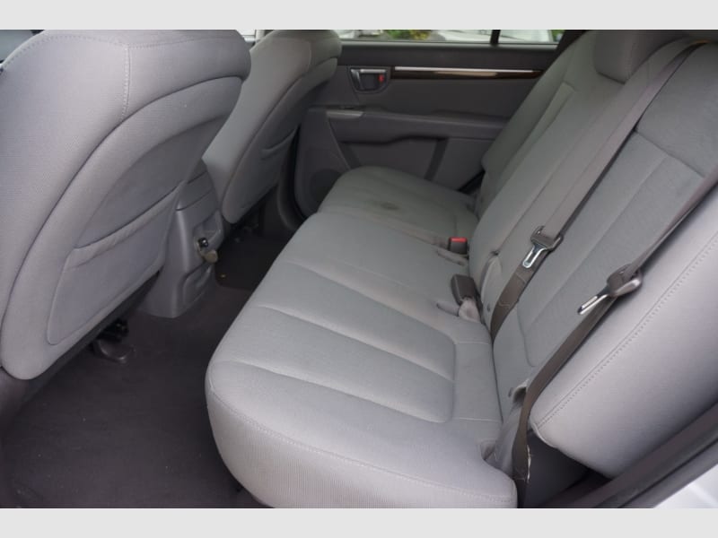 Hyundai Santa Fe 2010 price $6,977