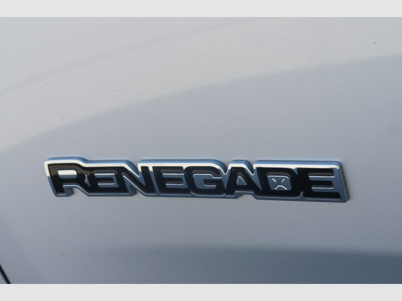 Jeep Renegade 2015 price $9,777