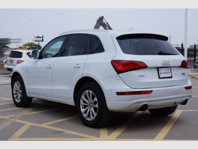 Audi Q5 2014 price $12,777