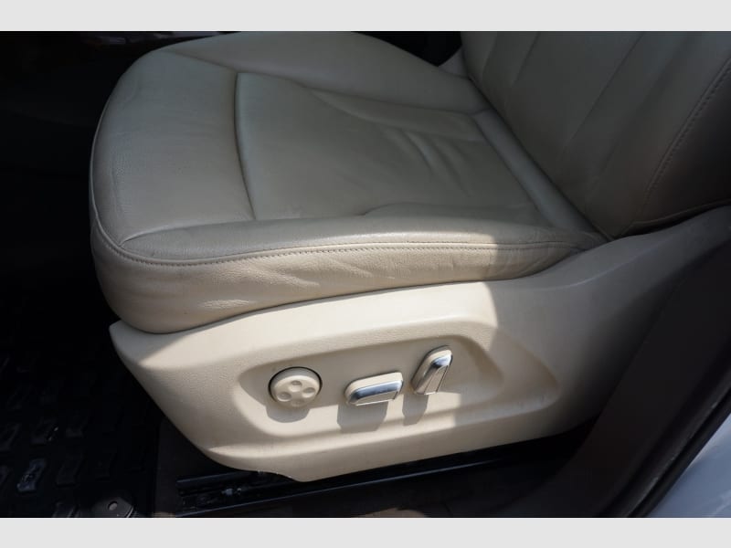 Audi Q5 2014 price $12,477