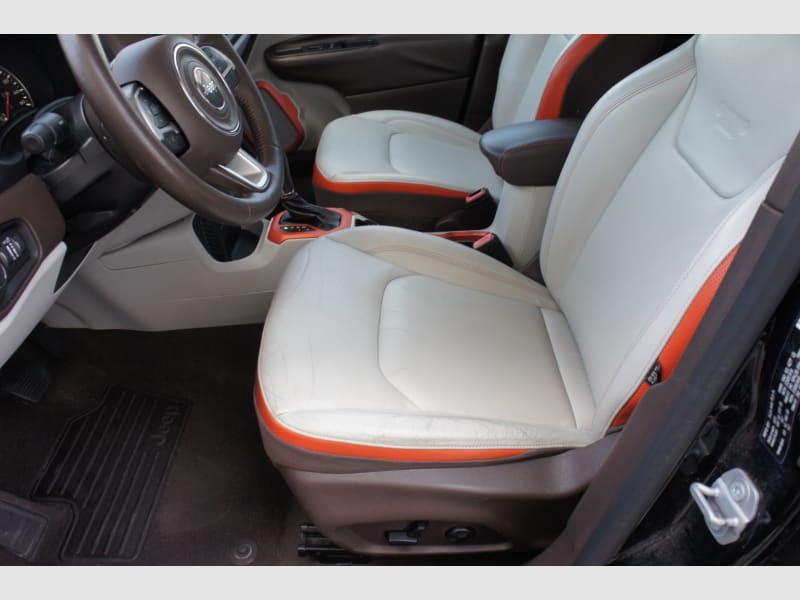 Jeep Renegade 2015 price $11,777