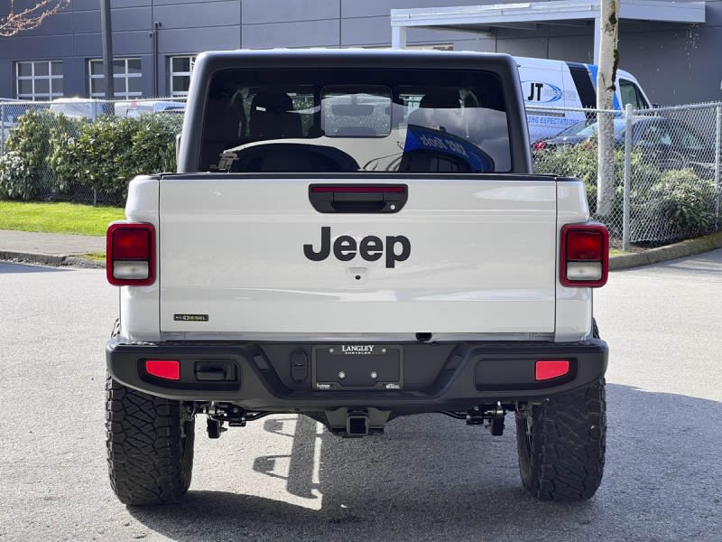 Jeep Gladiator 2022 price $83,900