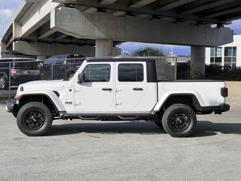 Jeep Gladiator 2022 price $83,900