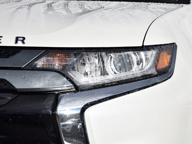 Mitsubishi Outlander PHEV 2020 price $29,888