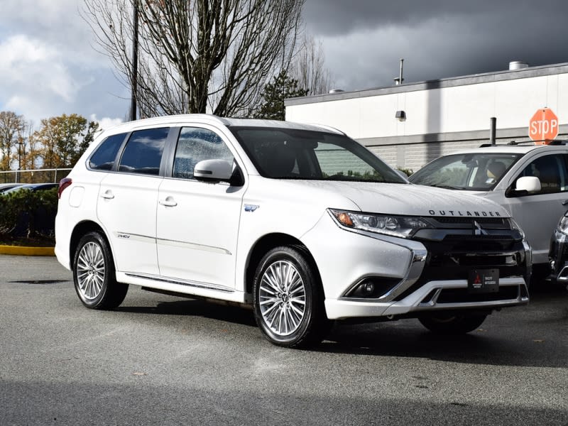 Mitsubishi Outlander PHEV 2020 price $29,888