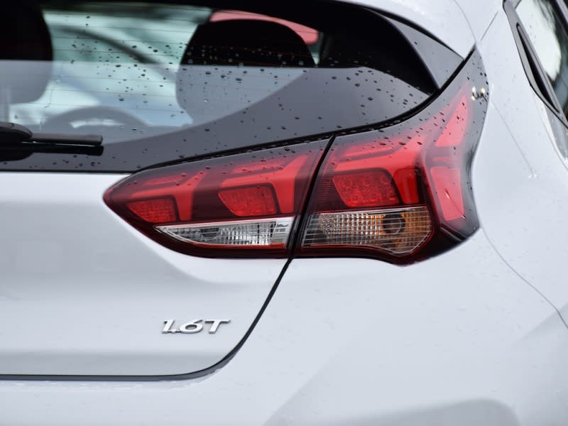 Hyundai Veloster 2019 price $26,995