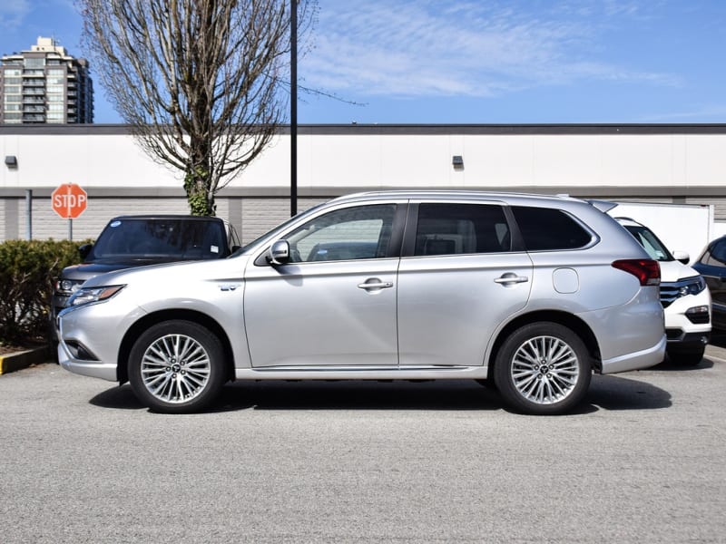 Mitsubishi Outlander PHEV 2019 price $27,995