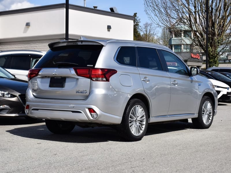 Mitsubishi Outlander PHEV 2019 price $27,995