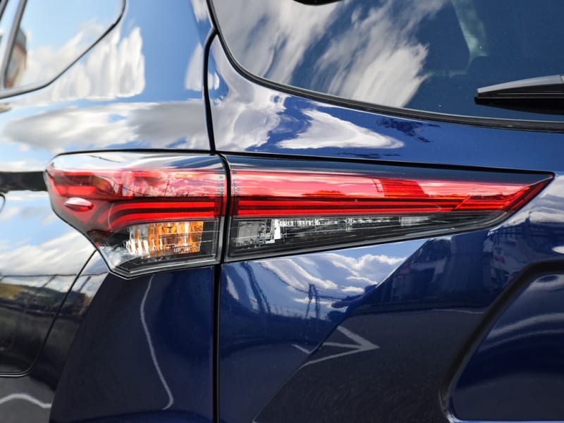 Toyota Highlander 2023 price $52,995