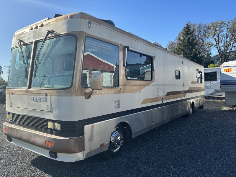 Safari CONTINENTAL Ivory Edition 1995 price $14,999