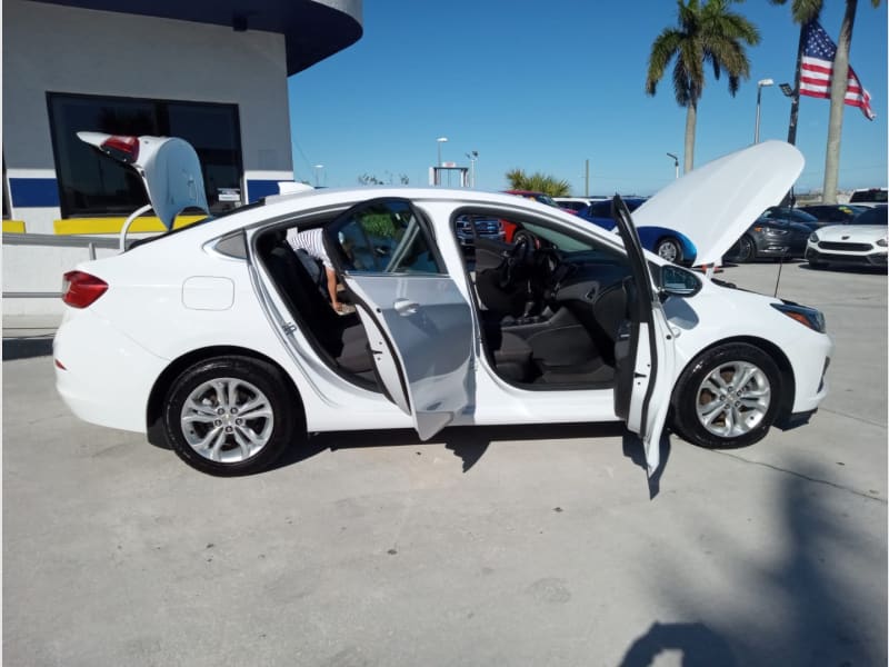 Chevrolet Cruze 2019 price $11,900