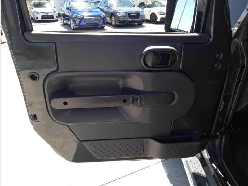 Jeep Wrangler Unlimited 2010 price $14,900