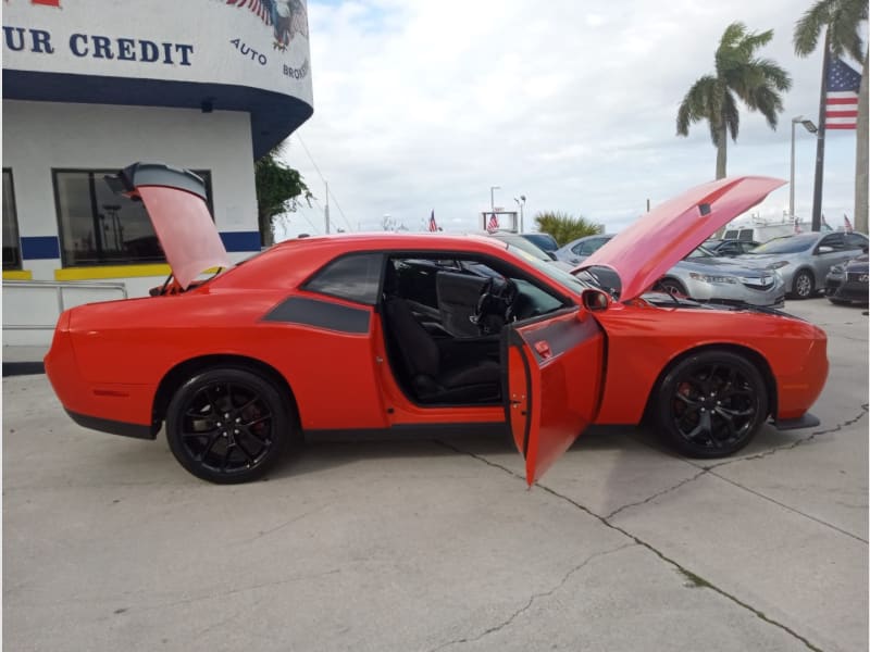 Dodge Challenger 2018 price $11,900