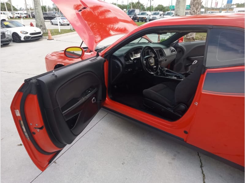 Dodge Challenger 2018 price $16,900