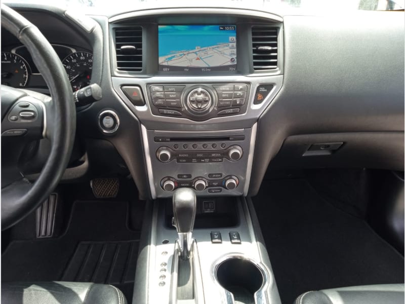 Nissan Pathfinder 2020 price $18,995