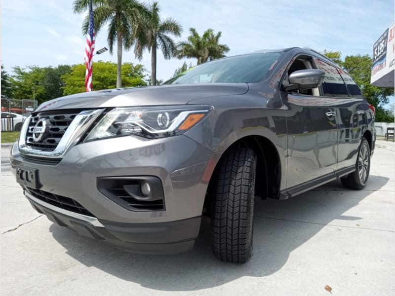 Nissan Pathfinder 2020 price $18,995