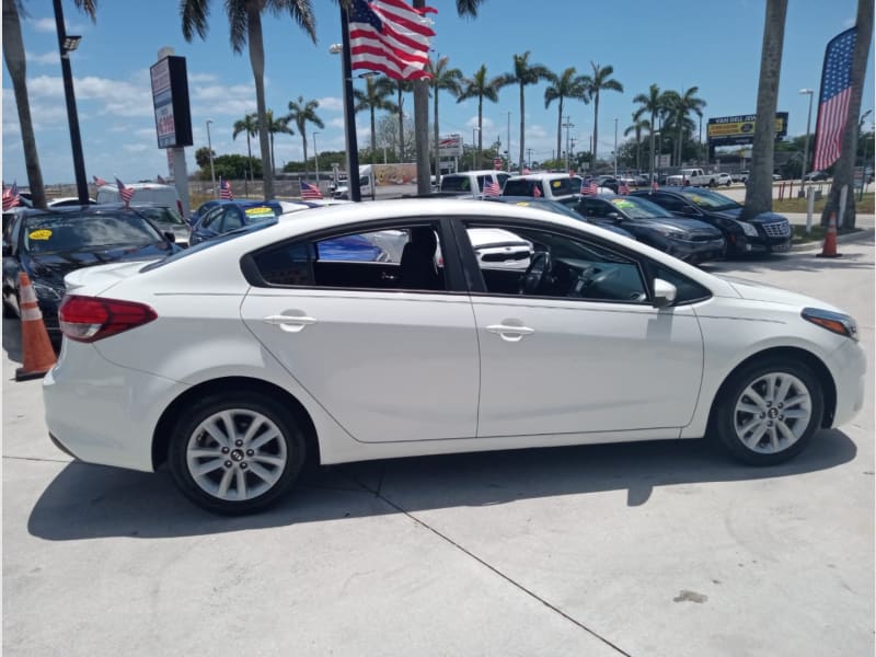 Kia Forte 2017 price $9,777