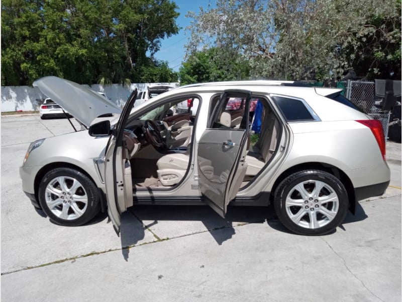 Cadillac SRX 2016 price $17,900