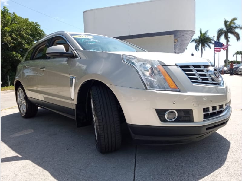 Cadillac SRX 2016 price $17,900