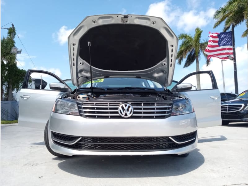 Volkswagen Passat 2015 price $8,977