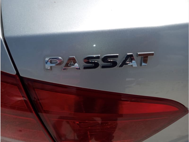 Volkswagen Passat 2015 price $8,977