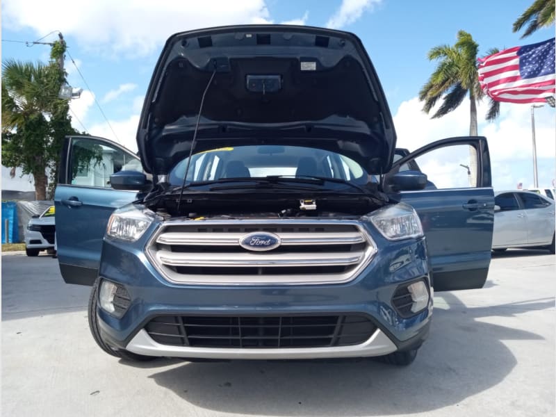 Ford Escape 2018 price $14,900