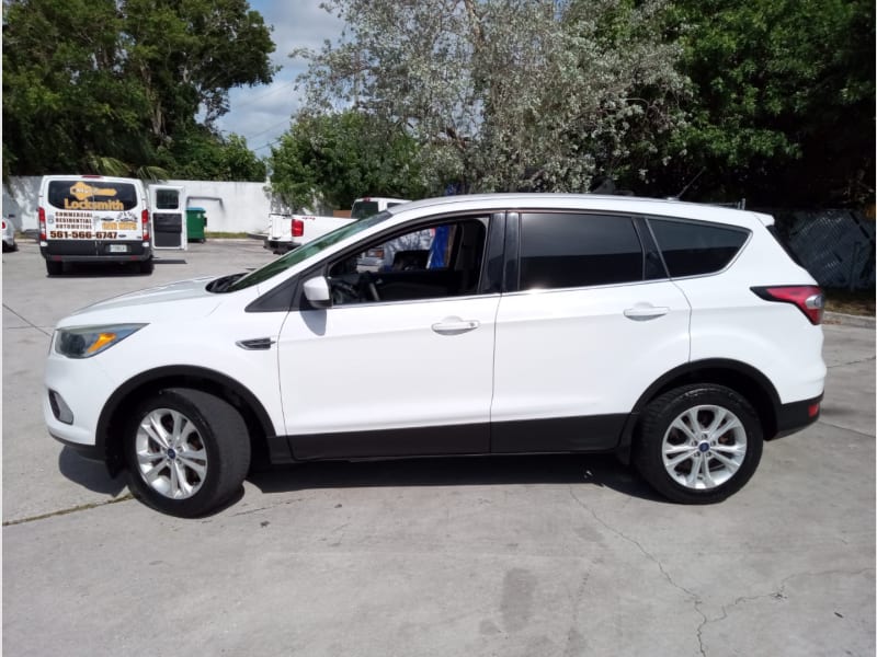 Ford Escape 2017 price $11,900