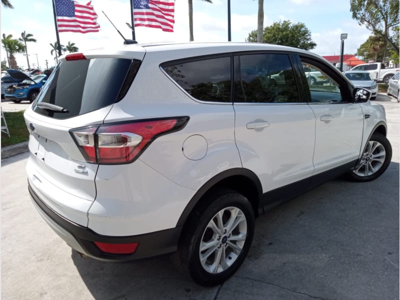 Ford Escape 2017 price $11,777