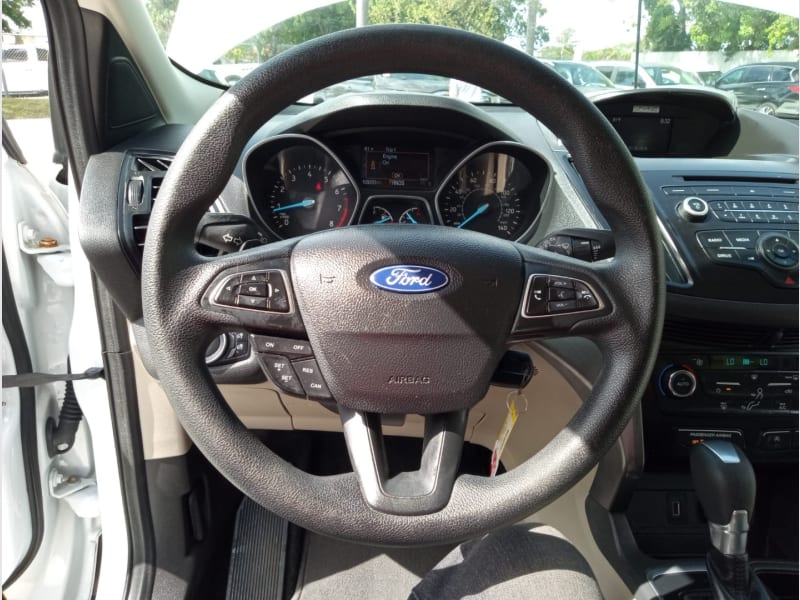 Ford Escape 2017 price $11,777