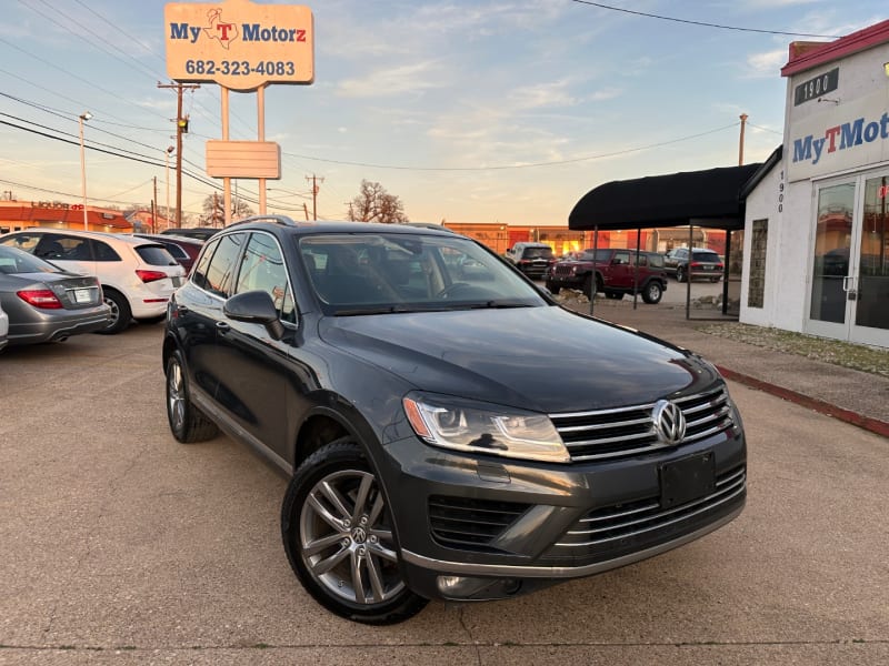 Volkswagen Touareg 2016 price $12,495