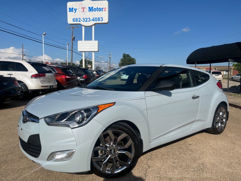 Hyundai Veloster 2015 price $9,795